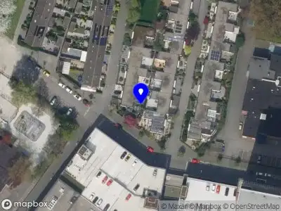 Ambulance met grote spoed naar de Kruidentuin in Rotterdam