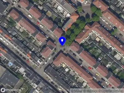 Brandweer met grote spoed naar de Villastraat in Schiedam vanwege afhijsen patient