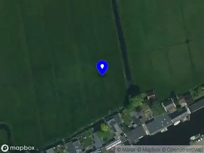 Ambulance met gepaste spoed naar de Broekermeerdijk in Broek in Waterland