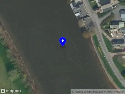 Brandweer met grote spoed naar de Lageweg in Ouderkerk aan den IJssel vanwege gebouwbrand