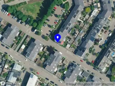 Politie naar de Corrie Tendeloostraat in Deventer vanwege steekincident