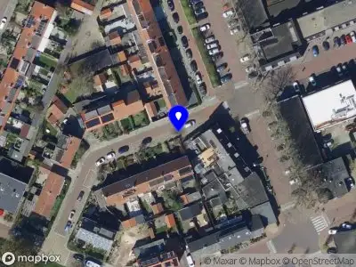 Ambulance met grote spoed naar de Mariastraat in Rhoon