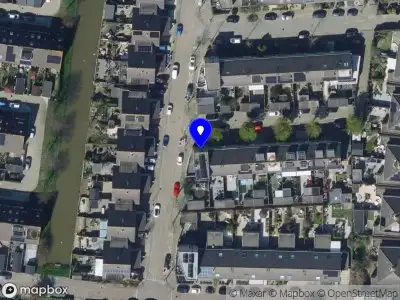 Ambulance met grote spoed naar de Ronnie Biermanstraat in Spijkenisse