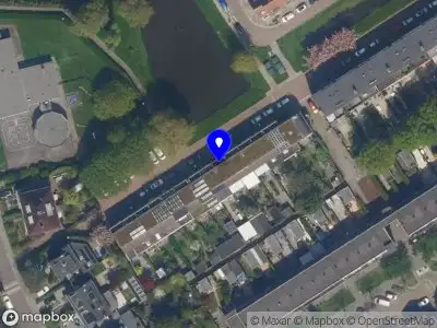 Ambulance met grote spoed naar de Prins Mauritssingel in Rotterdam