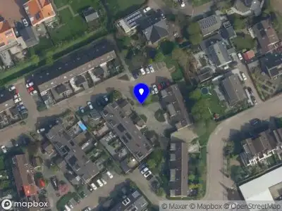 Ambulance met grote spoed naar de De Meerkoet in Zevenhuizen