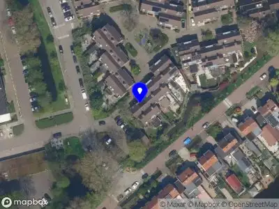 Ambulance met grote spoed naar de Haagwinde in Capelle aan den IJssel