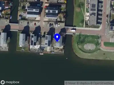 Ambulance met grote spoed naar de Swarttouwhaven in Barendrecht