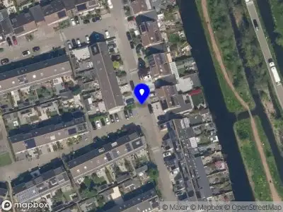 Ambulance met grote spoed naar de Roos Vosstraat in Schiedam