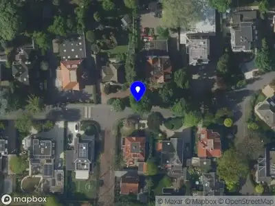 Brandweer met grote spoed naar de Tesselschadelaan in Hilversum vanwege reanimatie