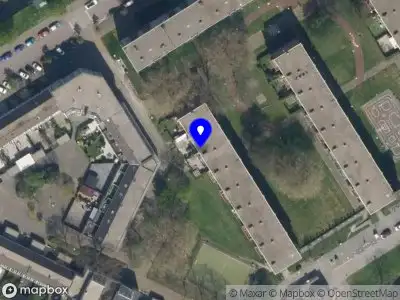 Ambulance met grote spoed naar de Schuttersveld in Schiedam