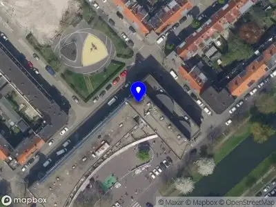 Ambulance met gepaste spoed naar de Lange Hilleweg in Rotterdam