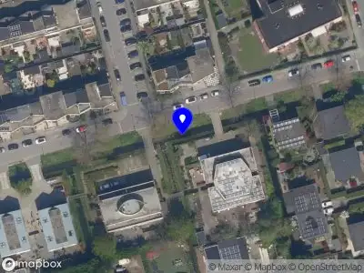 Ambulance met grote spoed naar de Lena Blok-Woutsstraat in Rotterdam