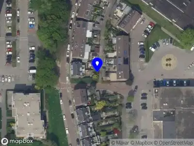 Ambulance met grote spoed naar de Noorder Kerkedijk in Rotterdam