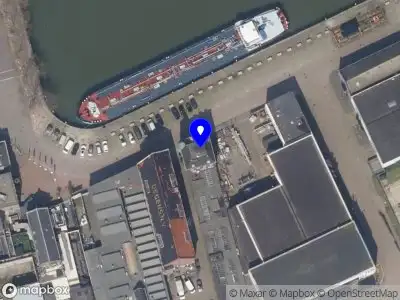 Ambulance met gepaste spoed naar de Koningin Wilhelminahaven ZZ in Vlaardingen
