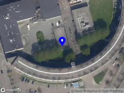 Brandweer met gepaste spoed naar de Weegschaalhof in Rotterdam