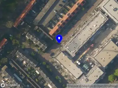 Ambulance met grote spoed naar de Hughenzstraat in Wassenaar