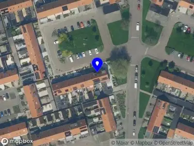 Ambulance met grote spoed naar de Heerenbreeckplein in Volendam