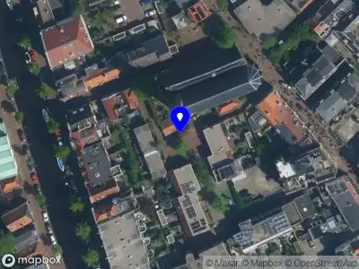 Ambulance met grote spoed naar de Vroonhof in Haarlem