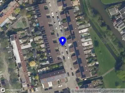 Ambulance met grote spoed naar de Kalundborgerf in Rotterdam