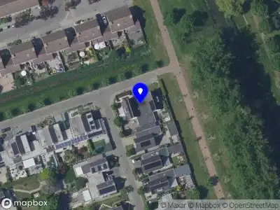 Brandweer met gepaste spoed naar de Dijkland in Bergen op Zoom vanwege een buitenbrand