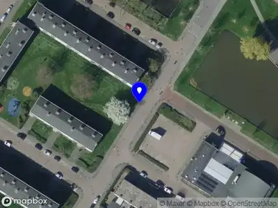 Brandweer met grote spoed naar de Jeroen Boschlaan in Zwijndrecht vanwege een buitenbrand