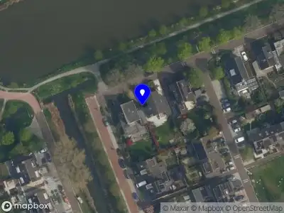 Ambulance met grote spoed naar de Corry Vonklaan in Pijnacker