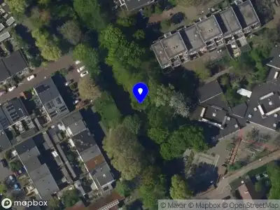 Ambulance met grote spoed naar de Aaltje Noordewierstraat in 's-Gravenhage