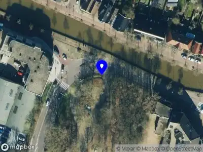 Politie met grote spoed naar de Oosteinde in Meppel vanwege voertuigen te water