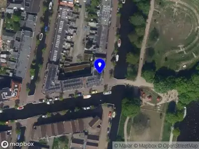 Ambulance met gepaste spoed naar de Binnenoostsingel in Leiden