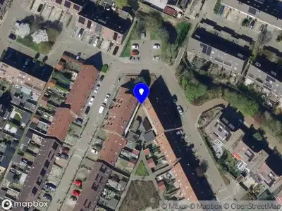 Ambulance met grote spoed naar de Toren in Rhoon
