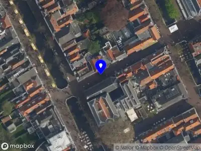 Brandweer met grote spoed naar de Nieuwstraat in Delft vanwege gebouwbrand