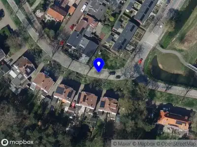 Ambulance met grote spoed naar de Albrandswaardsedijk in Poortugaal