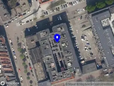 Brandweer met gepaste spoed naar de Looiershof in Rotterdam