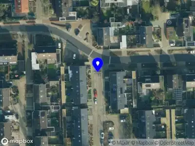 Brandweer met gepaste spoed naar de Damaststraat in Borne vanwege waarnemen gaslucht