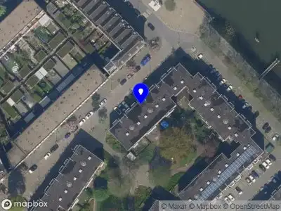 Ambulance met grote spoed naar de Zinkerstraat in Rotterdam