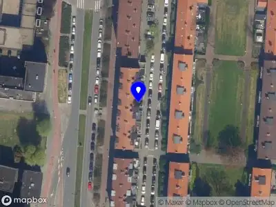 Ambulance met grote spoed naar de Leopoldstraat in Rotterdam
