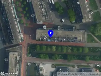 Brandweer met gepaste spoed naar de Snellerwaardgracht in Amsterdam