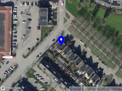 Brandweer met gepaste spoed naar de Spinetstraat in Barendrecht vanwege een buitenbrand