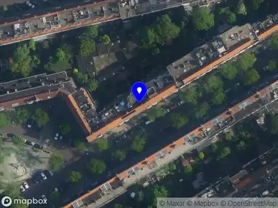 Ambulance met grote spoed naar de Biesboschstraat in Amsterdam