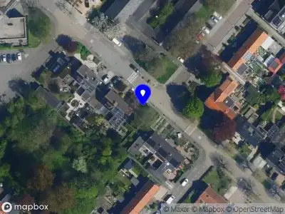 Brandweer met gepaste spoed naar de Schoolstraat in Nieuw-Vennep vanwege waarnemen gaslucht