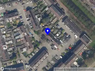 Ambulance met grote spoed naar de Evenaar in Rotterdam