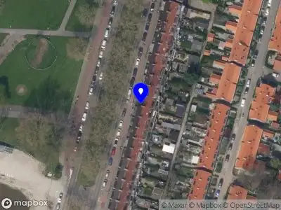 Ambulance met gepaste spoed naar de Groene Hilledijk in Rotterdam
