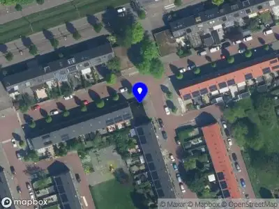 Ambulance met grote spoed naar de De la Sallestraat in Amsterdam