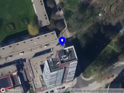 Brandweer en politie met grote spoed naar de Watermanstraat in Groningen vanwege middelgrote brand