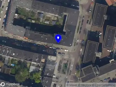 Ambulance met grote spoed naar de Gijsingstraat in Rotterdam