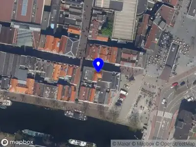 Ambulance met gepaste spoed naar de Havensteeg in Schiedam