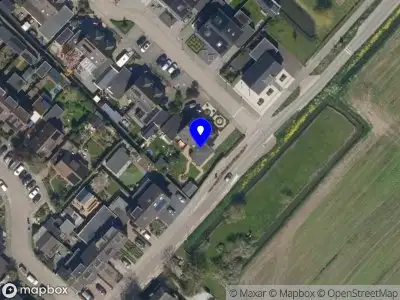 Ambulance met grote spoed naar de Dokter A. Booijstraat in Leerbroek