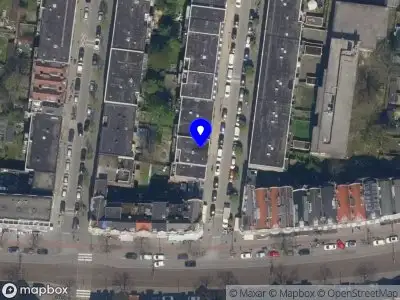 Ambulance met grote spoed naar de De Jagerstraat in Rotterdam