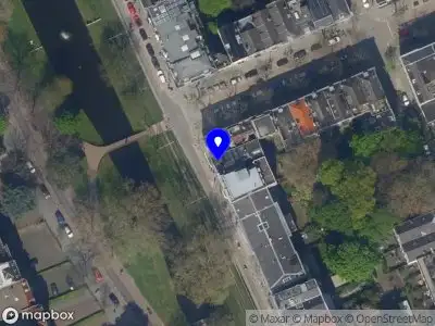 Ambulance met grote spoed naar de Eendrachtsweg in Rotterdam