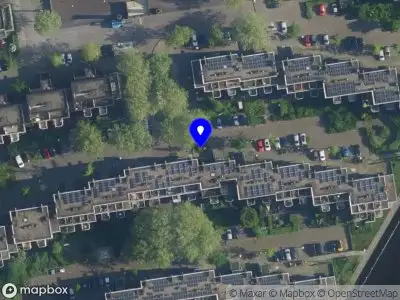 Ambulance met gepaste spoed naar de Marcantilaan in Amsterdam